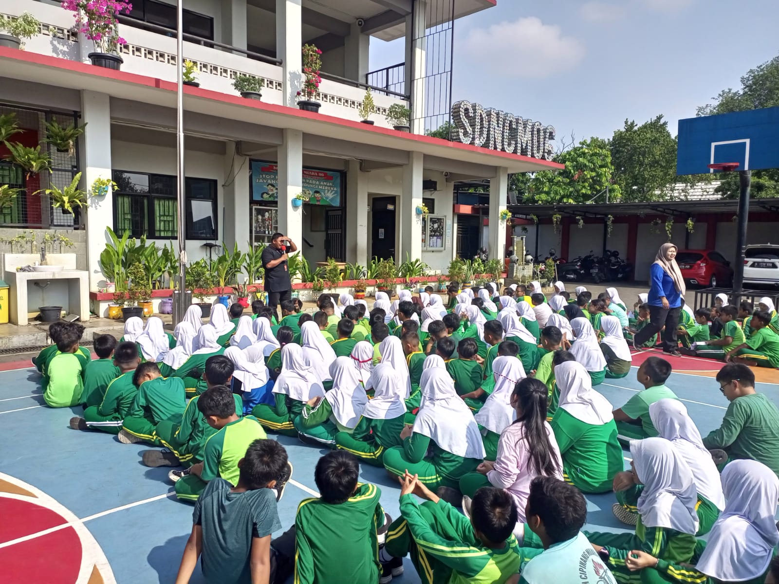 Wisata LiterAsyik Ke SDN Cipinang Muara 06